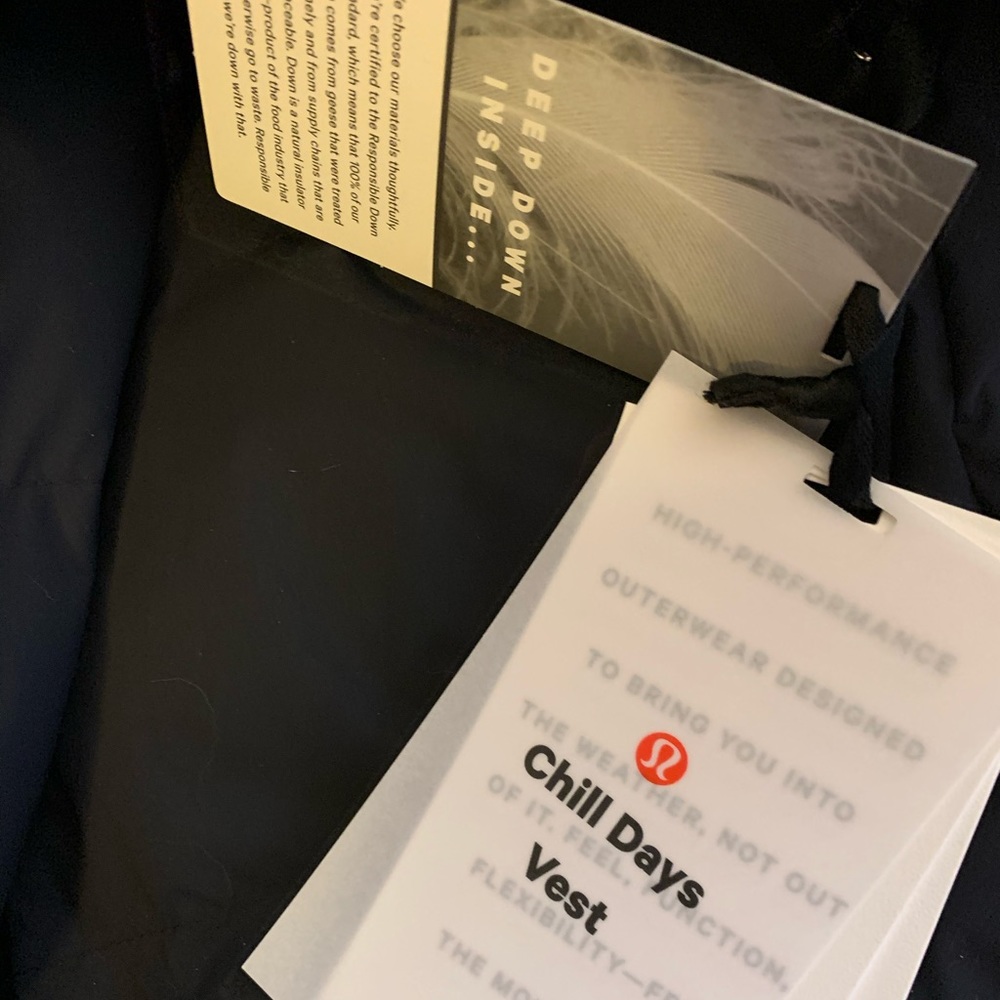 FLASH SALE! NWT - lululemon Chill Days Vest - Picture 2 of 5